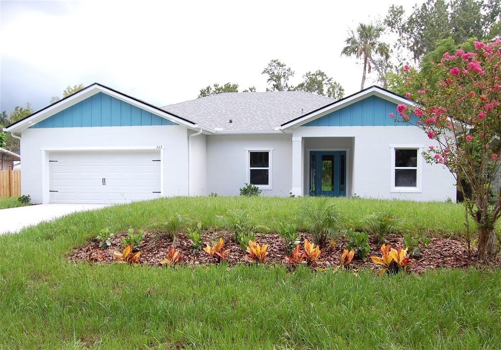 Attached, Exterior, Facade, Ranch