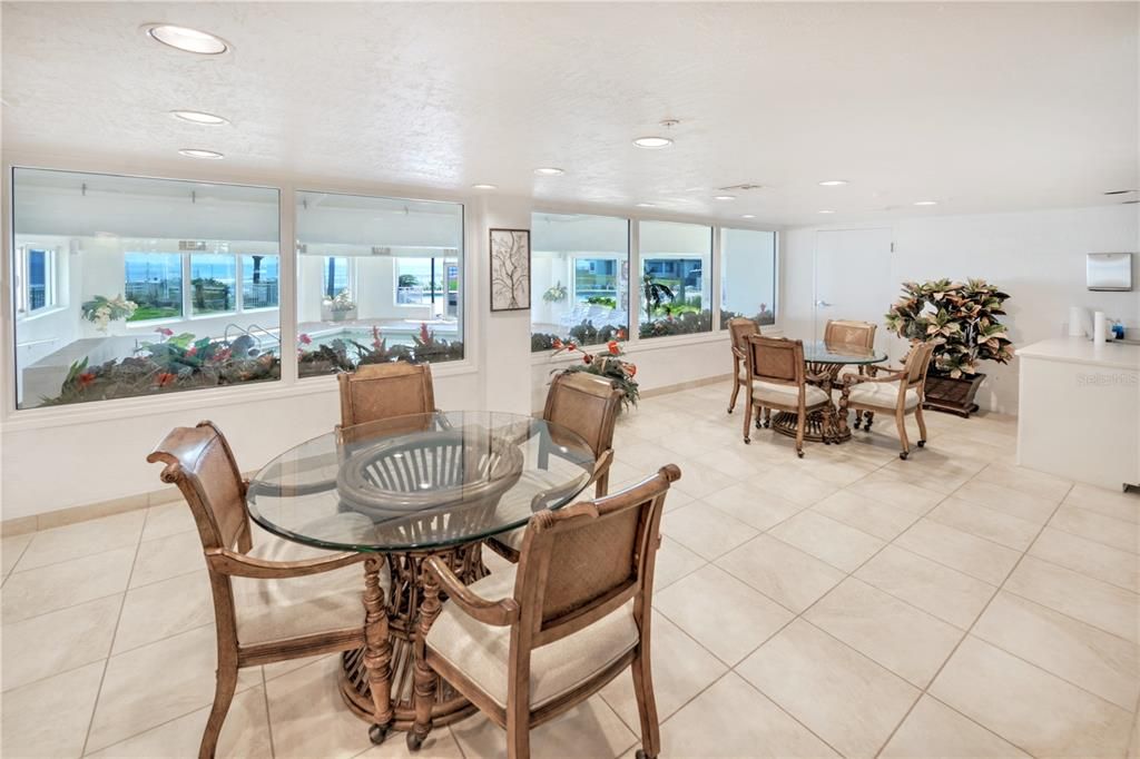Dining room, Interior, Recessed Lighting