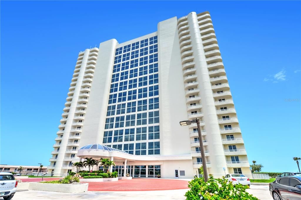 Exterior, Facade, Highrise