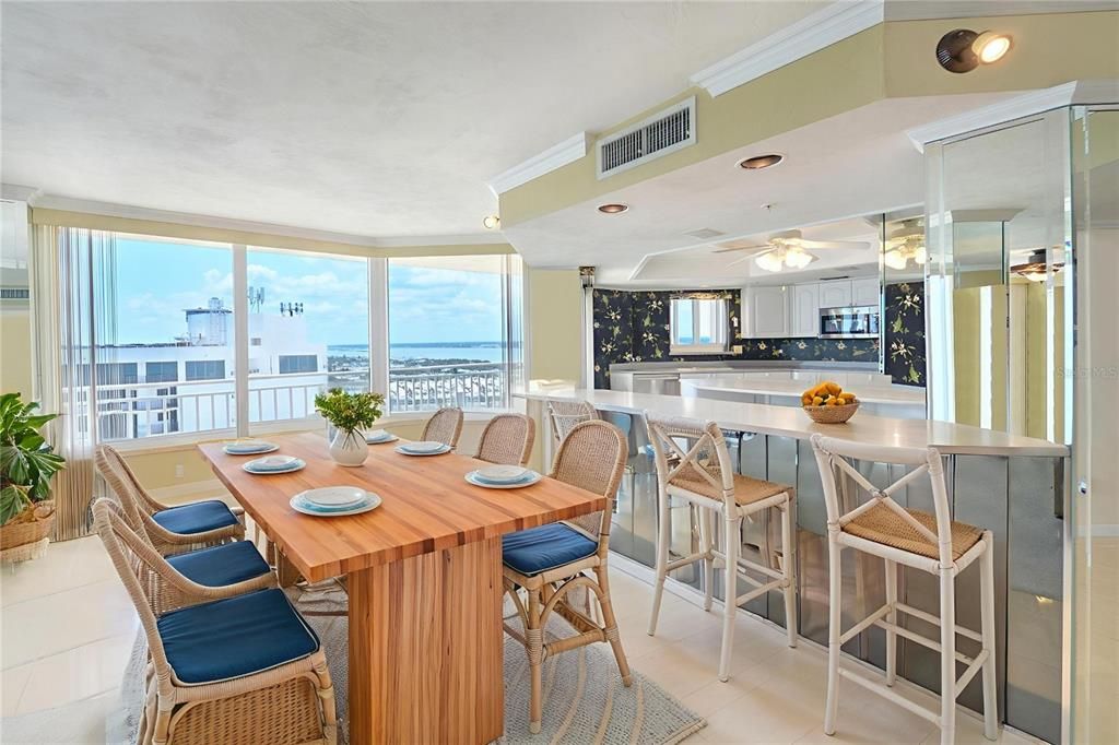Dining room, Interior, Recessed Lighting, Water