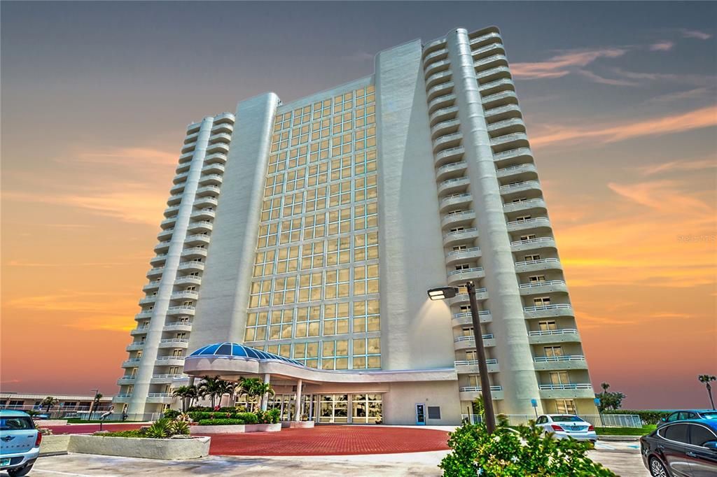 Exterior, Facade, Highrise