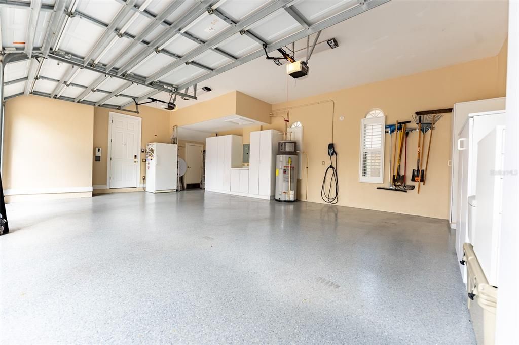 Garage, Interior