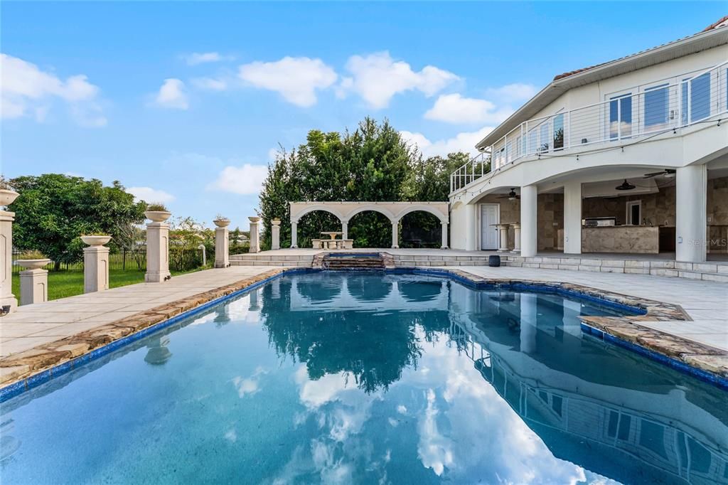 Exterior, Pool