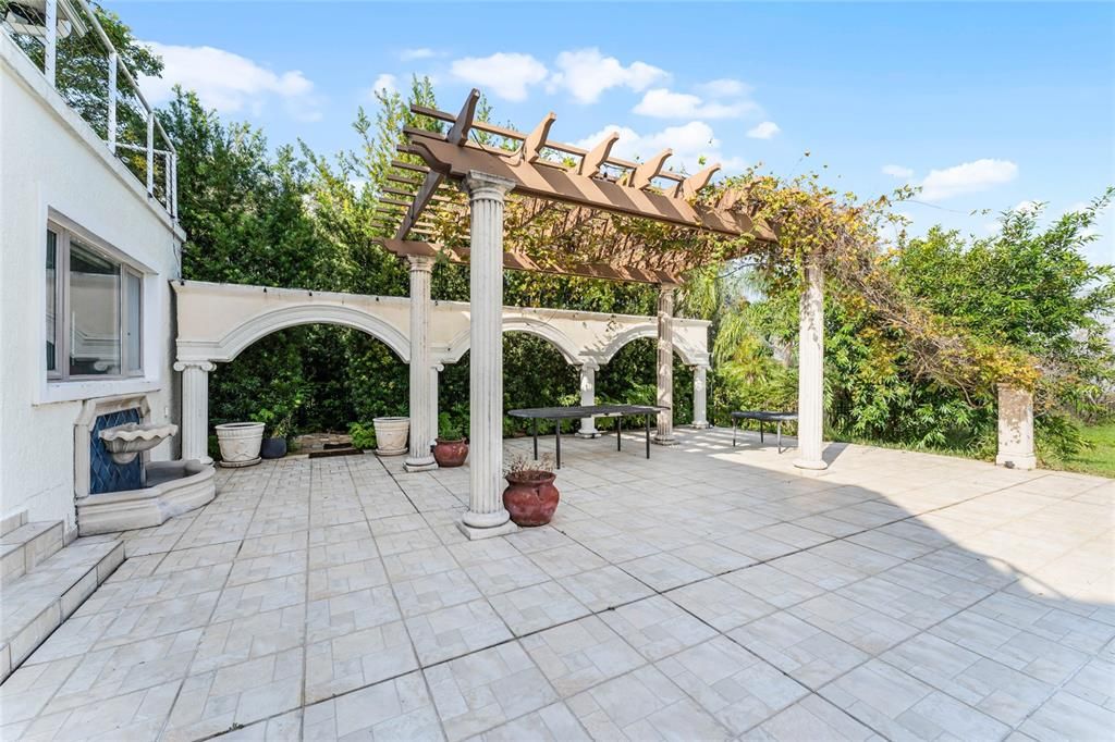Backyard, Exterior