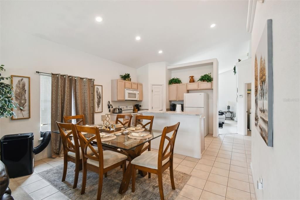 Dining room, Interior, Kitchen, Recessed Lighting