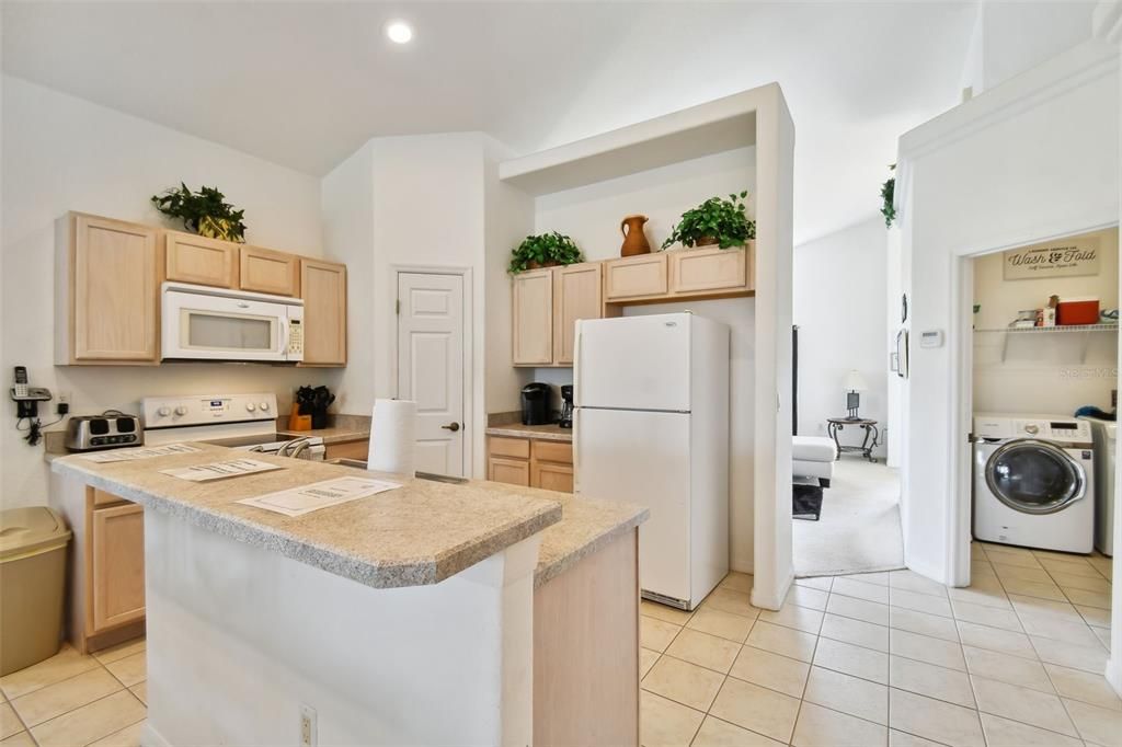 Interior, Kitchen, Recessed Lighting, Washer