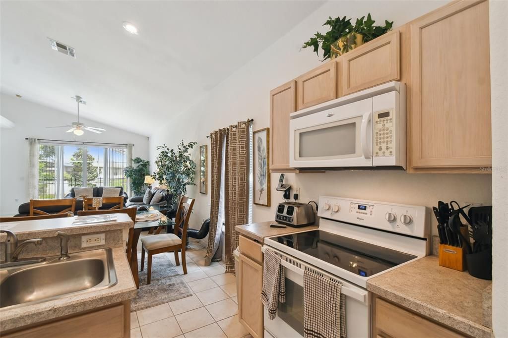 Dining room, Interior, Kitchen, Recessed Lighting