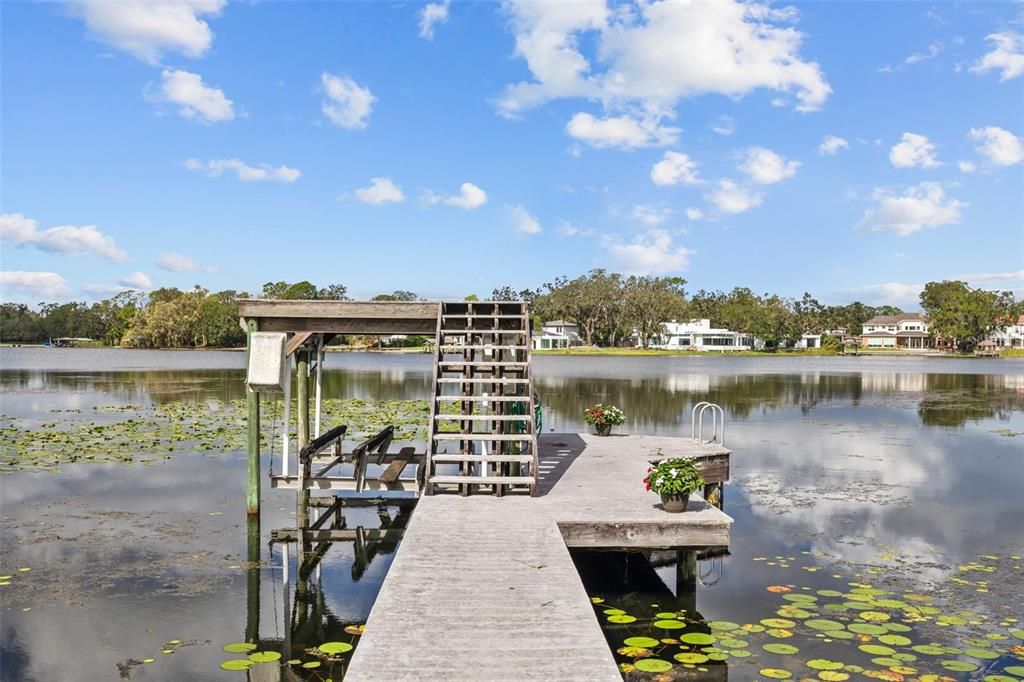 Exterior, Lake