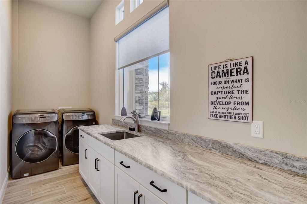 Interior, Washer, Wood Texture Flooring