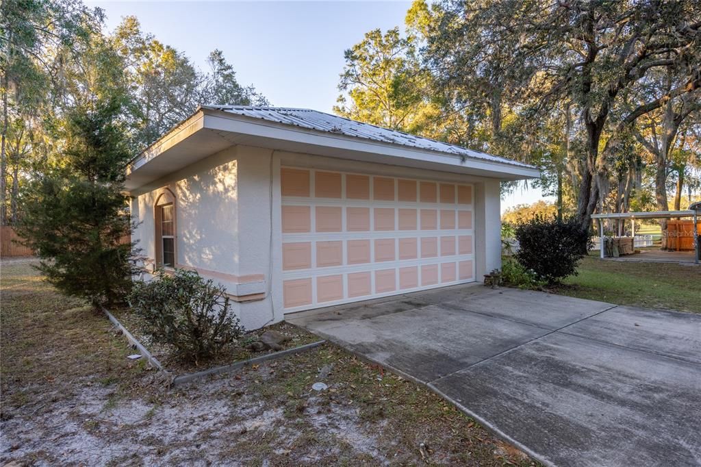 Detached Garage, Exterior