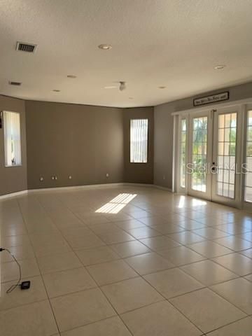 Empty room, Interior, Recessed Lighting
