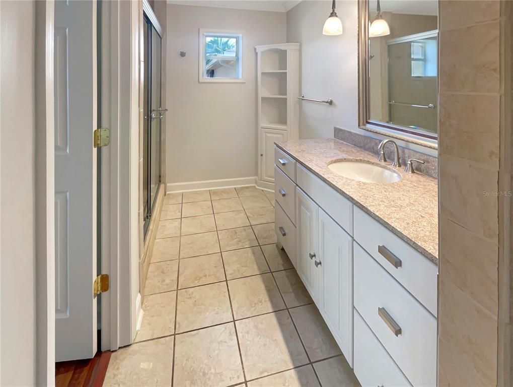 Bathroom, Interior, Pendant Lights