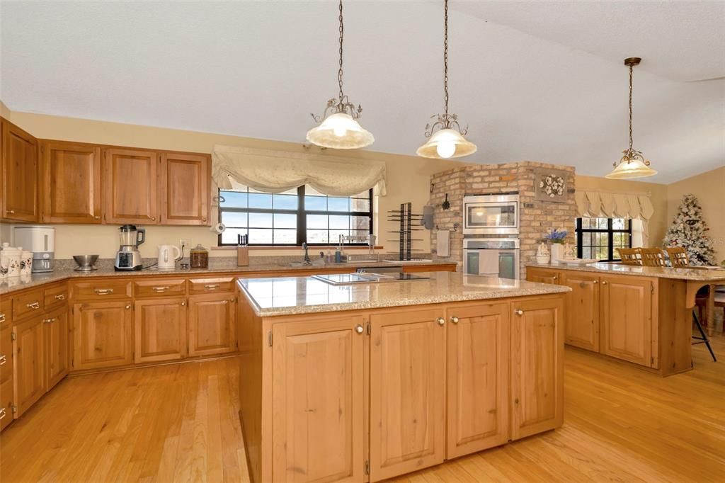 Interior, Kitchen, Pendant Lights, Wood Texture Flooring