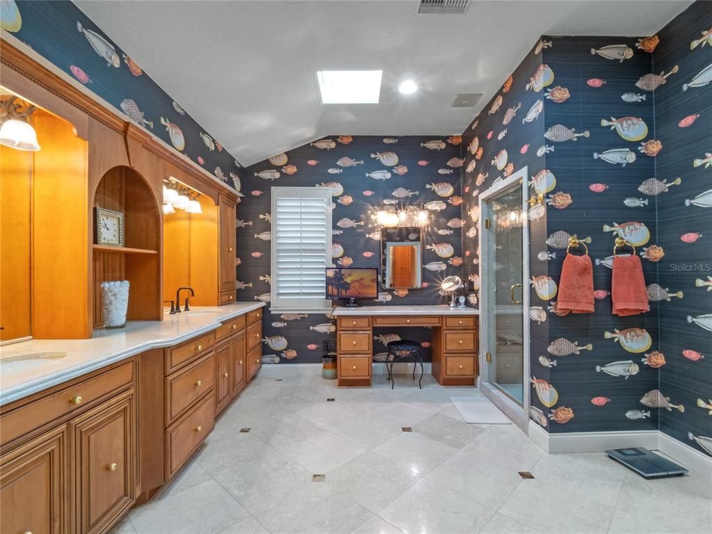 Bathroom, Dual Sink Vanities, Interior, Recessed Lighting