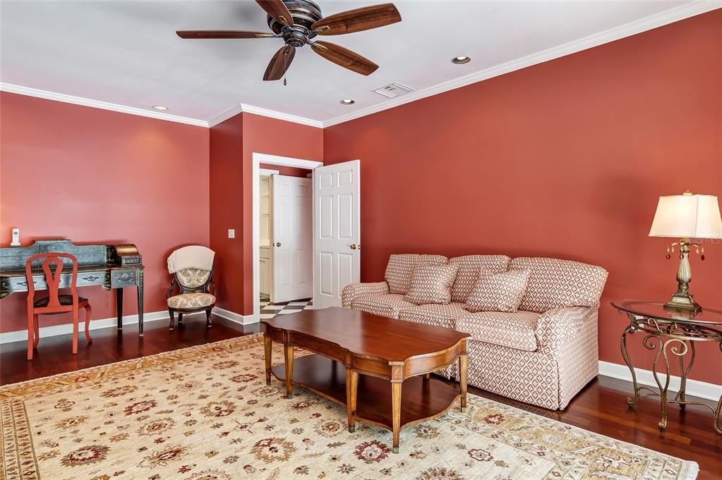 Home Office, Interior, Recessed Lighting, Wood Texture Flooring