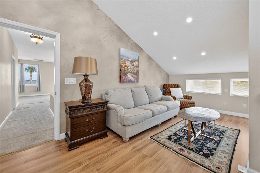 Interior, Recessed Lighting, Wood Texture Flooring