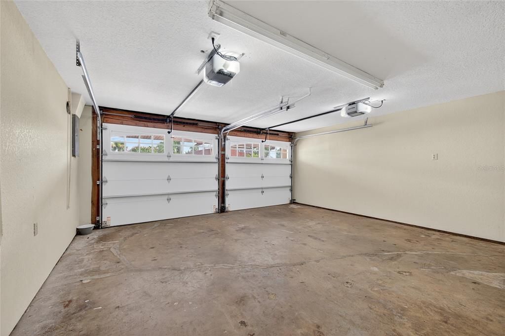 Garage, Interior