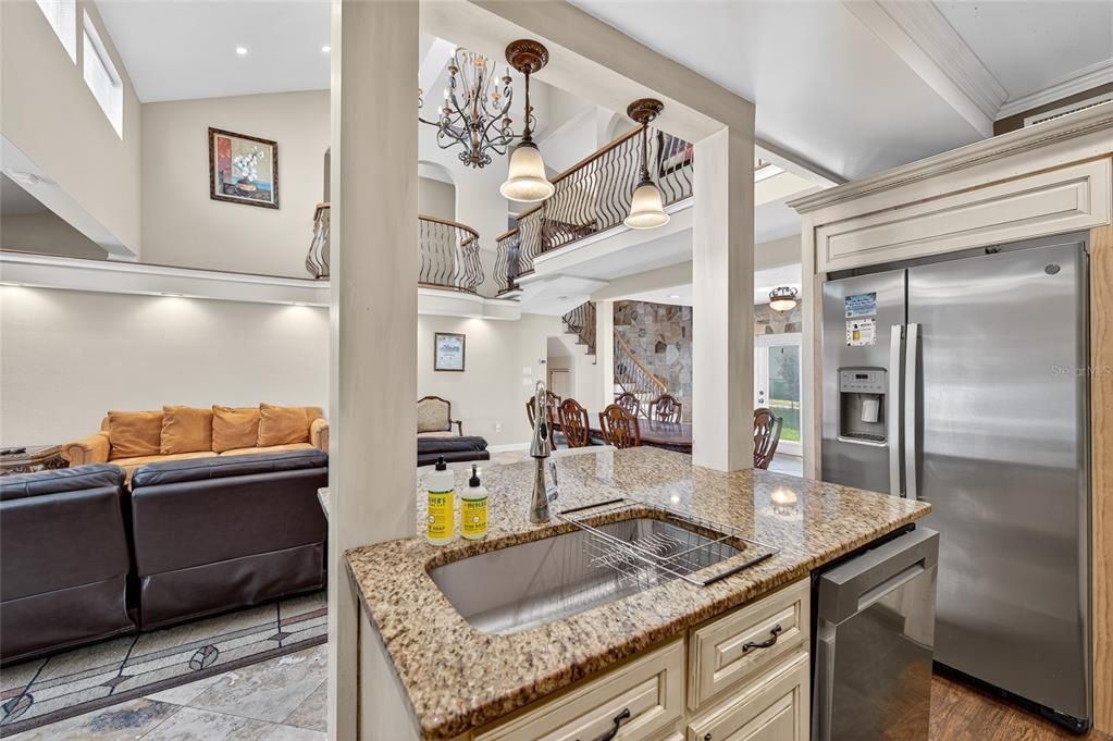 Chandelier, Interior, Kitchen, Living room, Recessed Lighting, Stainless Steel Appliances