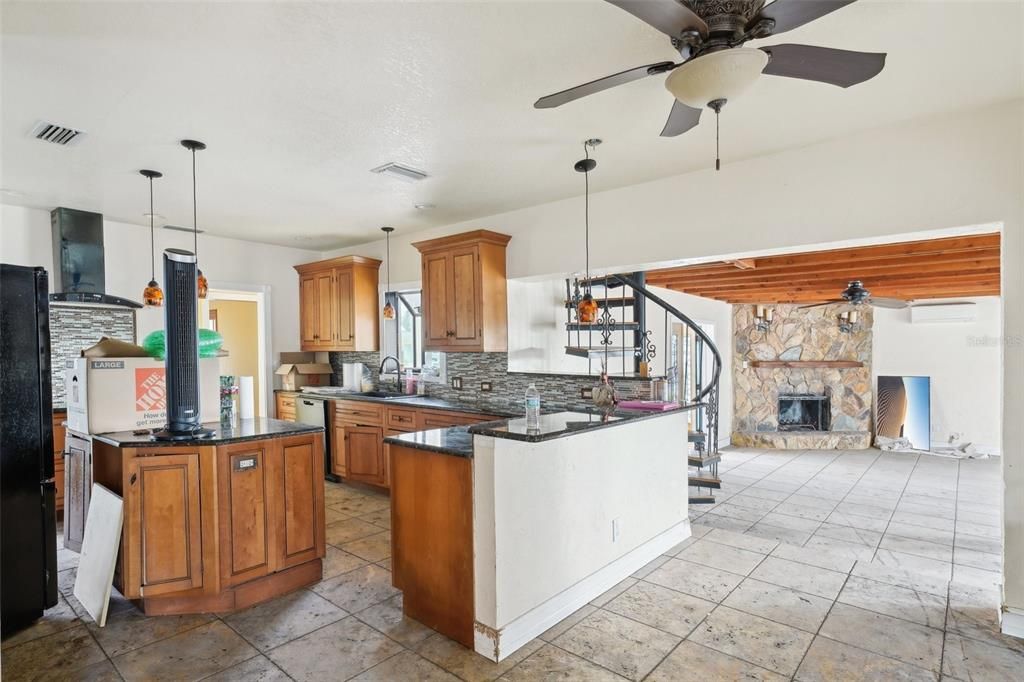 Fireplace, Interior, Kitchen, Pendant Lights