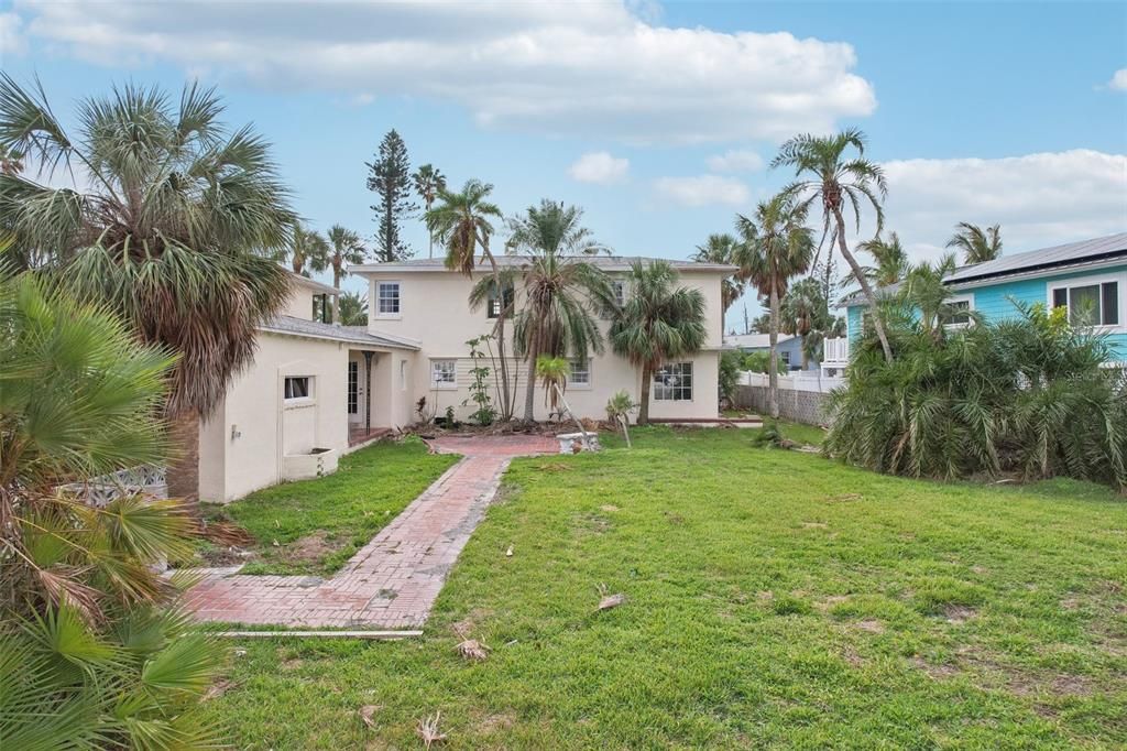 Backyard, Exterior