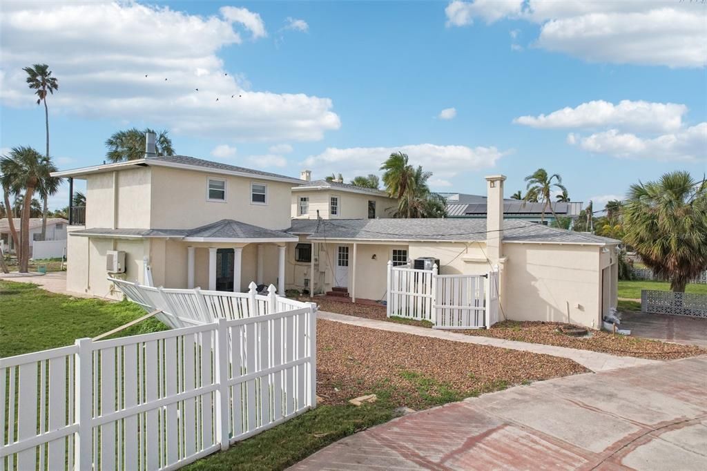 Backyard, Exterior
