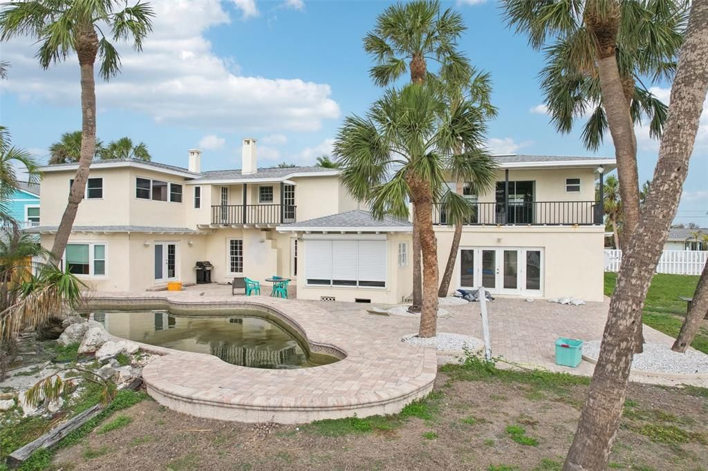 Exterior, Pool