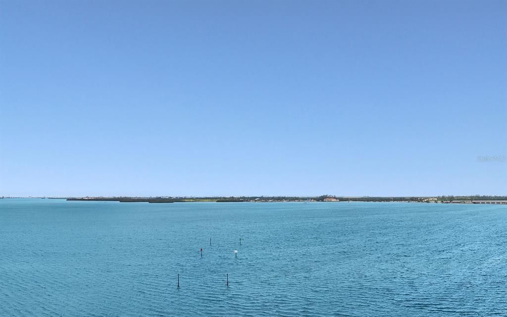 Exterior, Lake