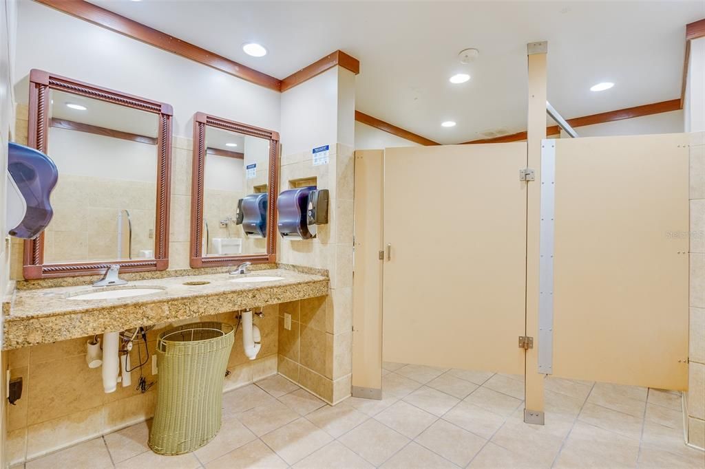 Bathroom, Interior, Recessed Lighting