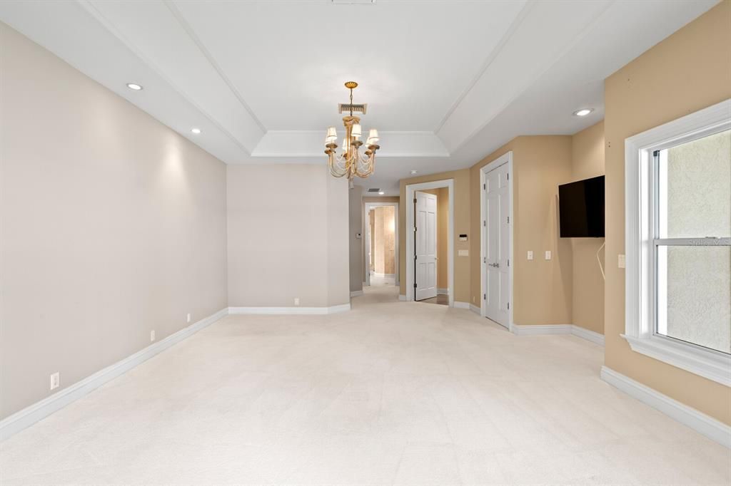 Chandelier, Empty room, Interior, Recessed Lighting