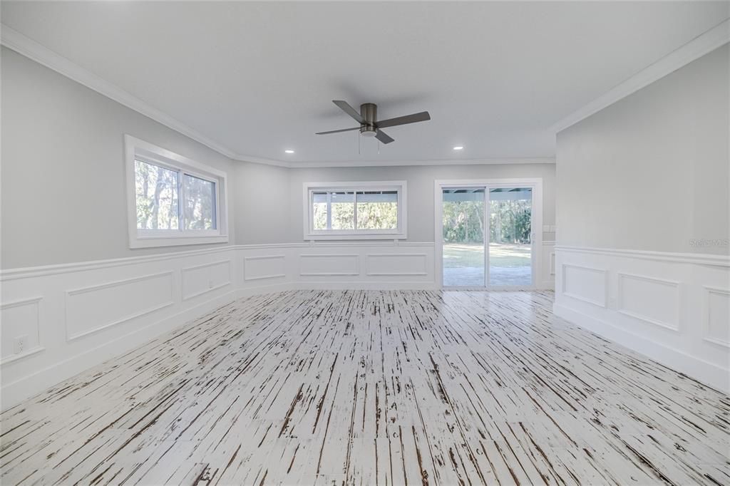 Empty room, Interior, Recessed Lighting, Wood Texture Flooring