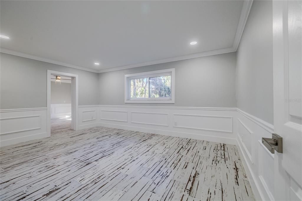 Empty room, Interior, Recessed Lighting, Wood Texture Flooring
