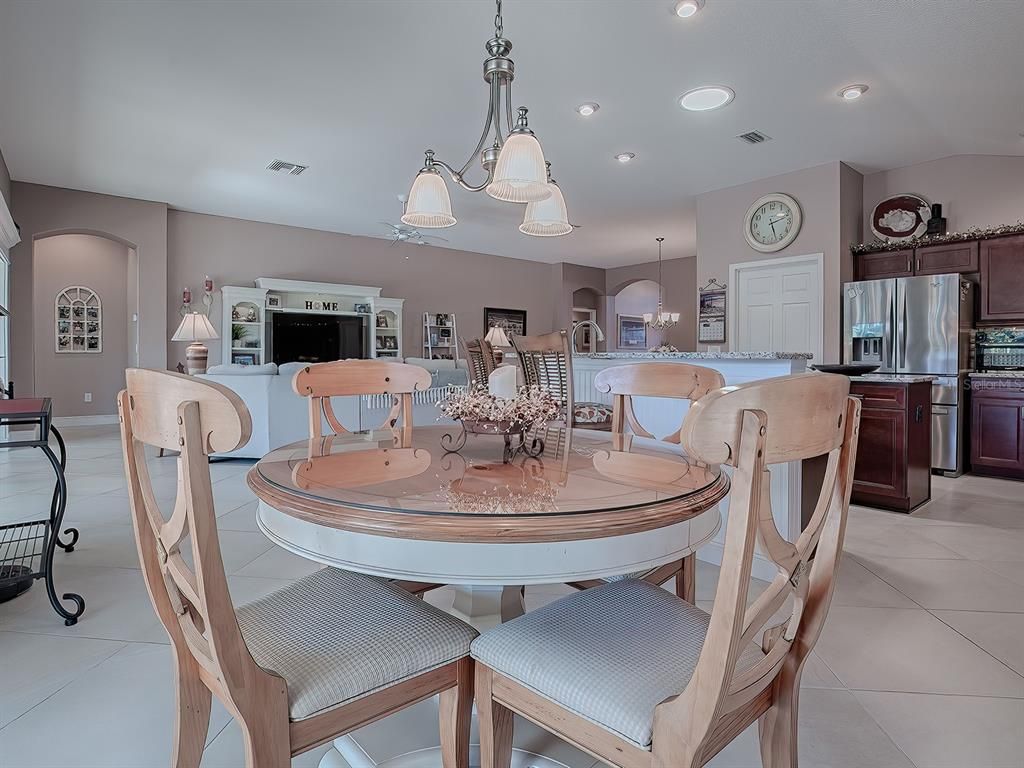 Dining room, Interior, Kitchen, Pendant Lights, Recessed Lighting, Stainless Steel Appliances
