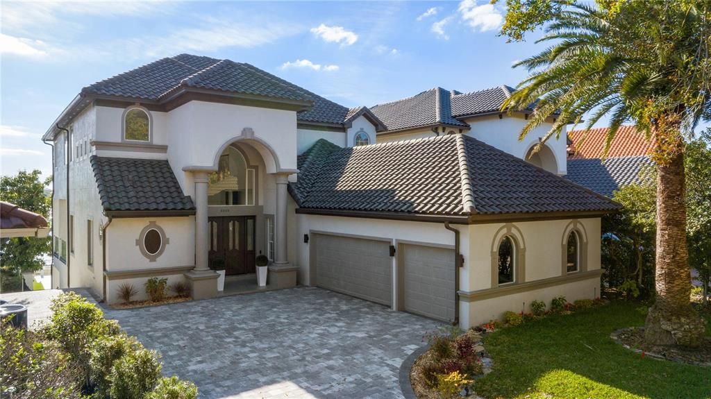 Attached, Exterior, Facade, Mediterranean