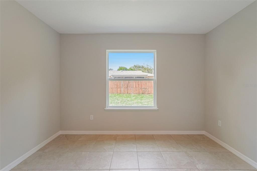 Empty room, Interior