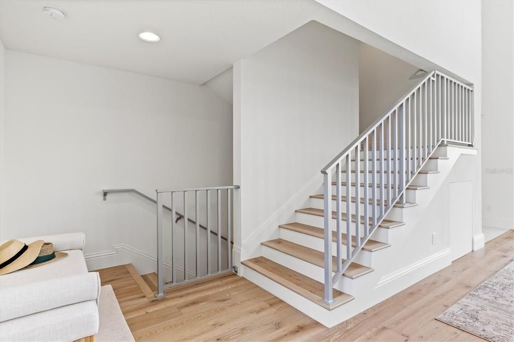 Interior, Recessed Lighting, Wood Texture Flooring