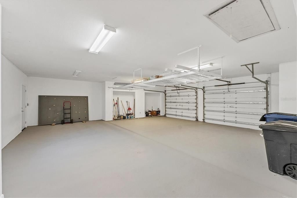 Garage, Interior