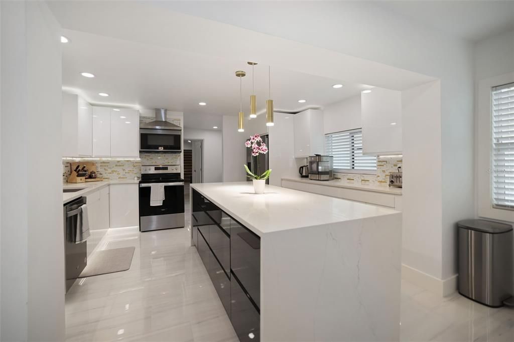 Interior, Kitchen, Pendant Lights, Recessed Lighting, Stainless Steel Appliances