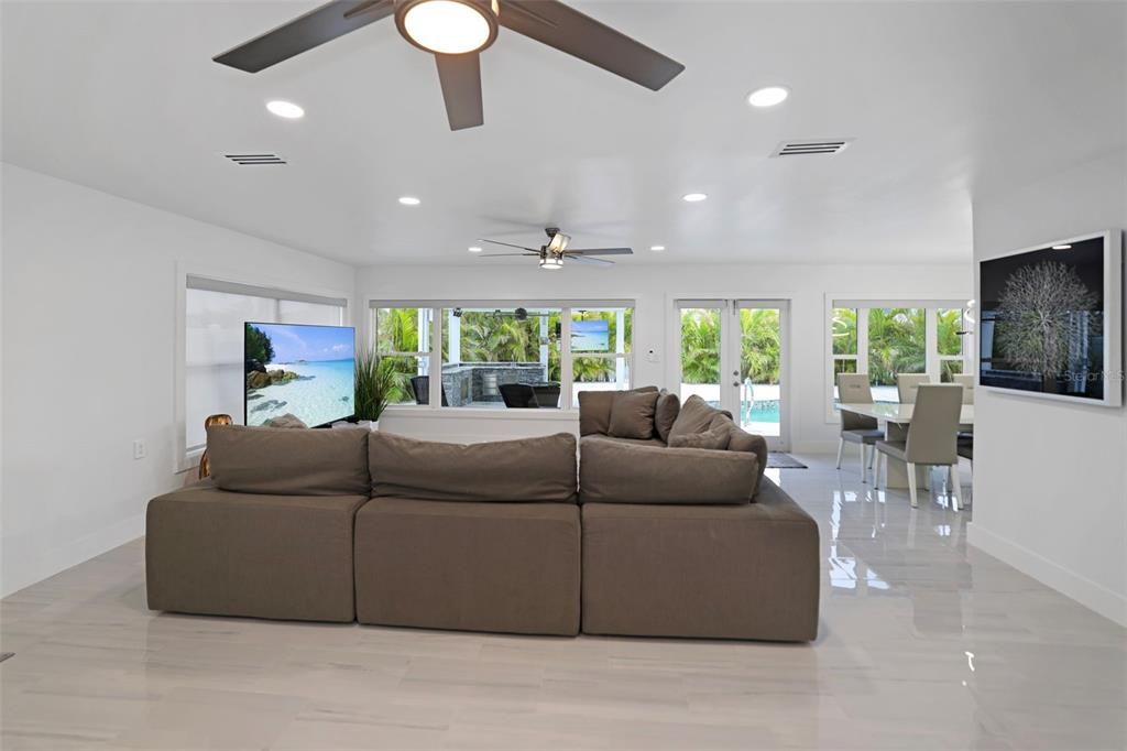 Dining room, Interior, Living room, Recessed Lighting