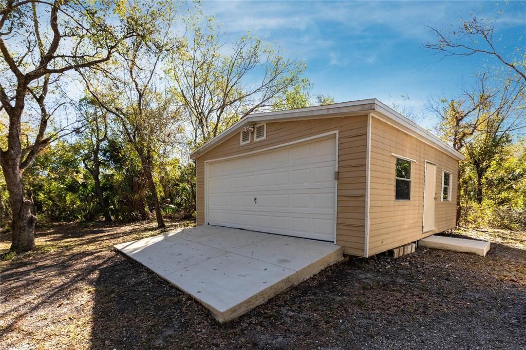 Detached Garage, Exterior