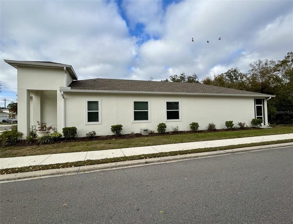 Exterior, Facade, Ranch