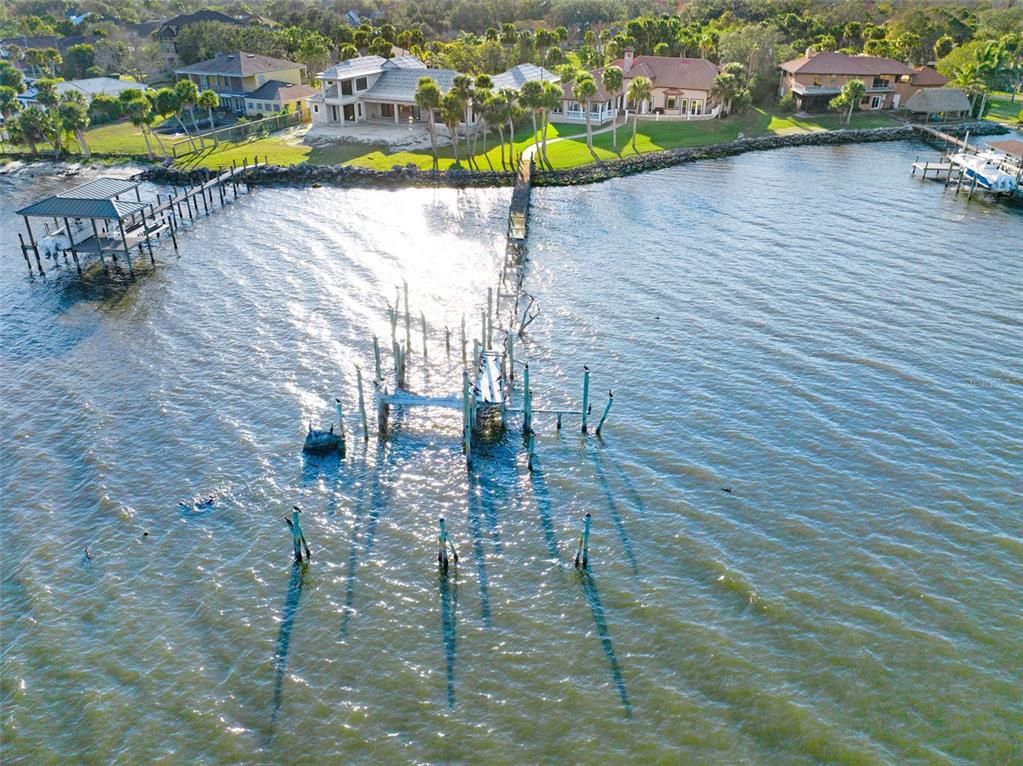 Exterior, Lake