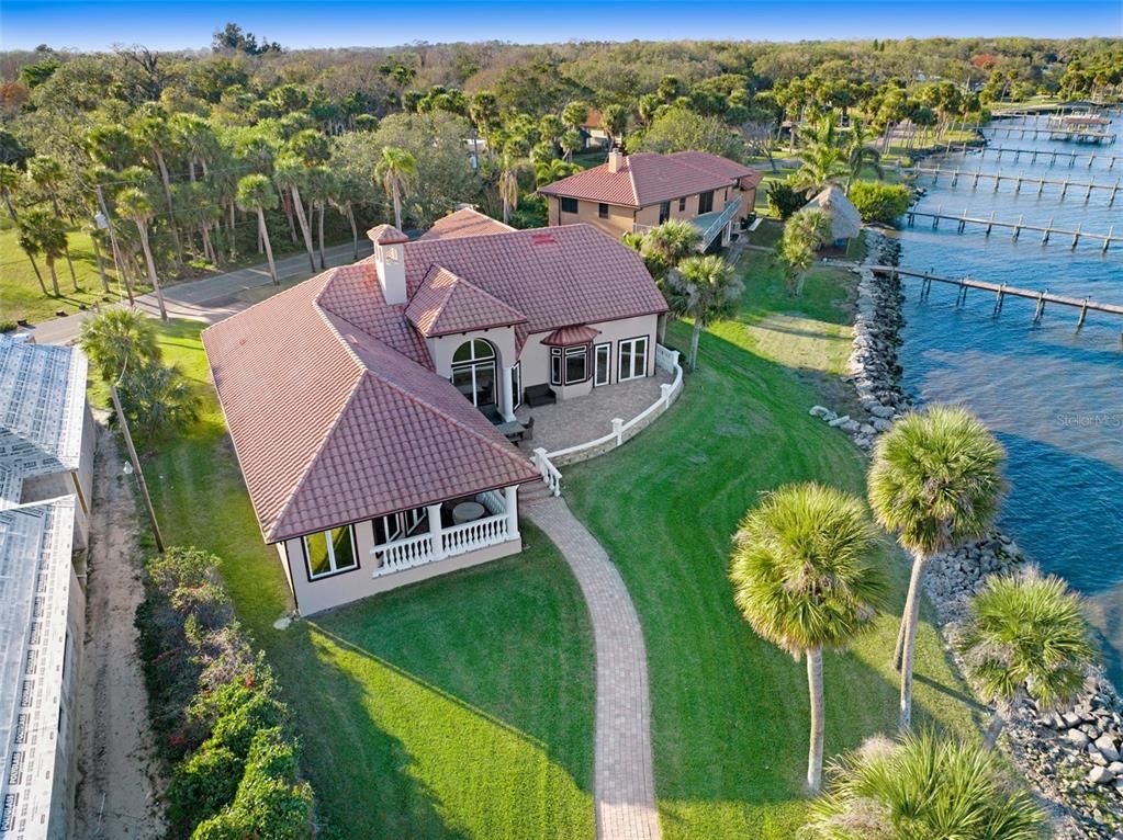 Exterior, Drone