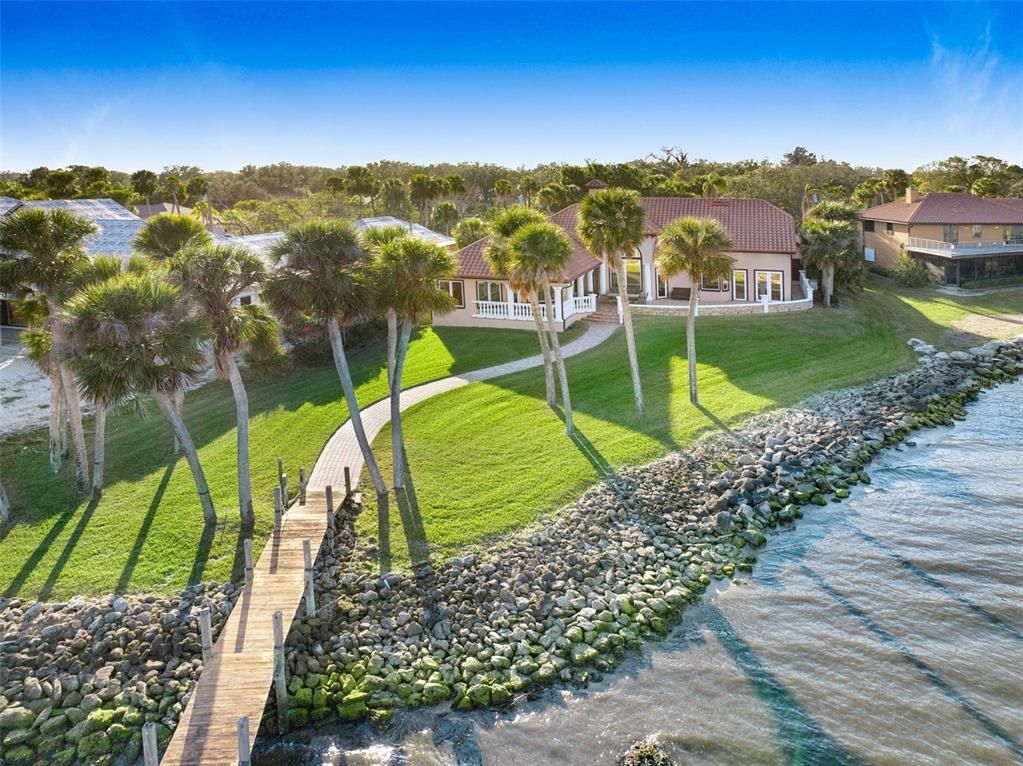 Exterior, Lake