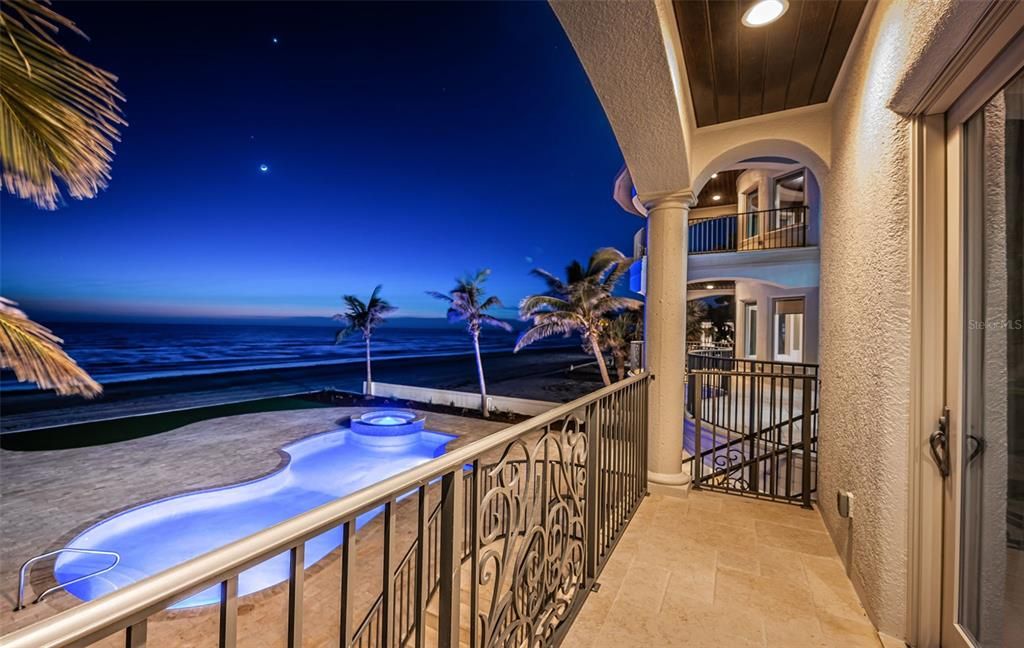 Exterior, Hot Tub, Water