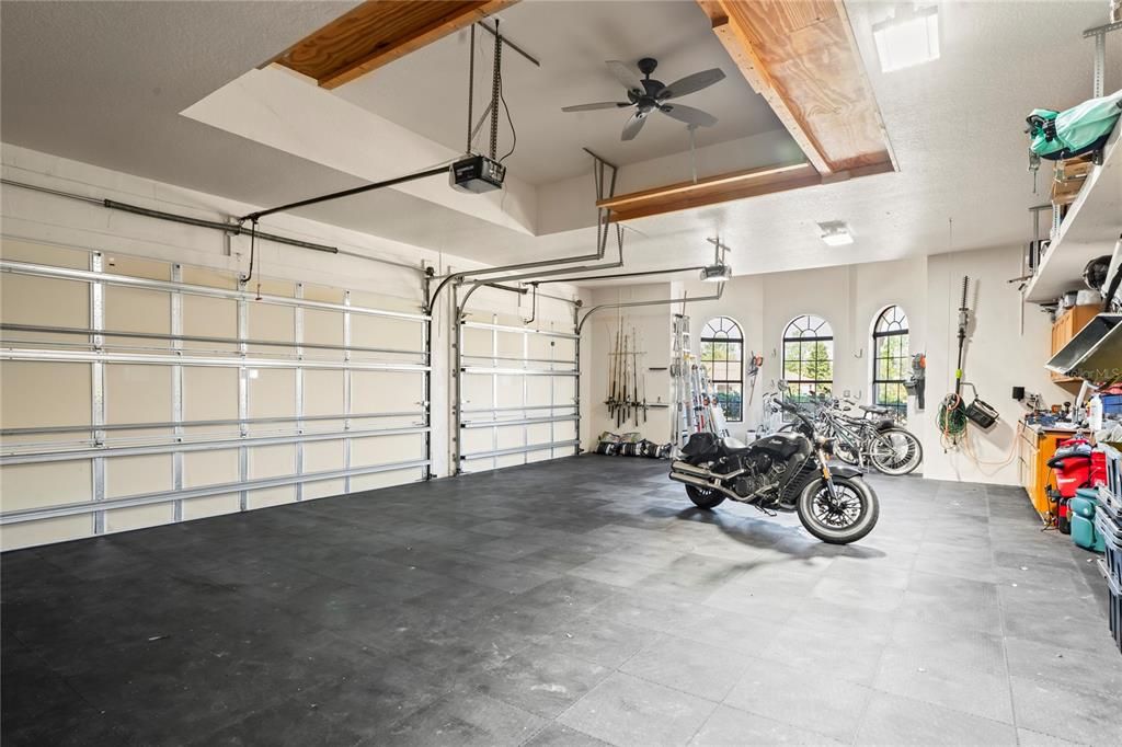 Garage, Interior