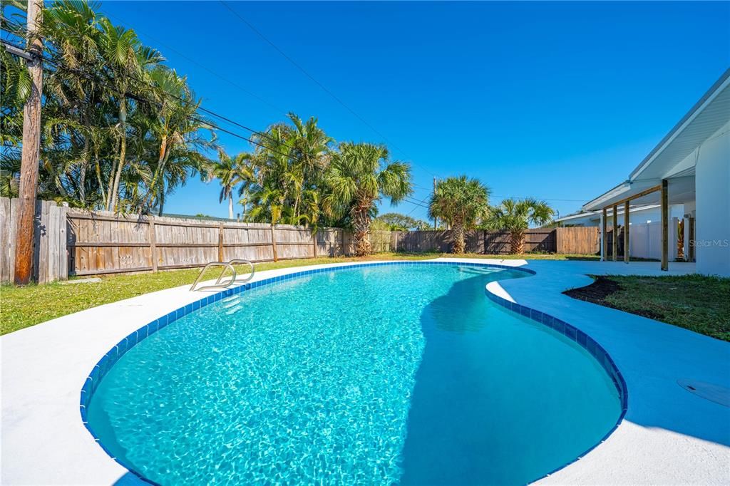 Exterior, Pool
