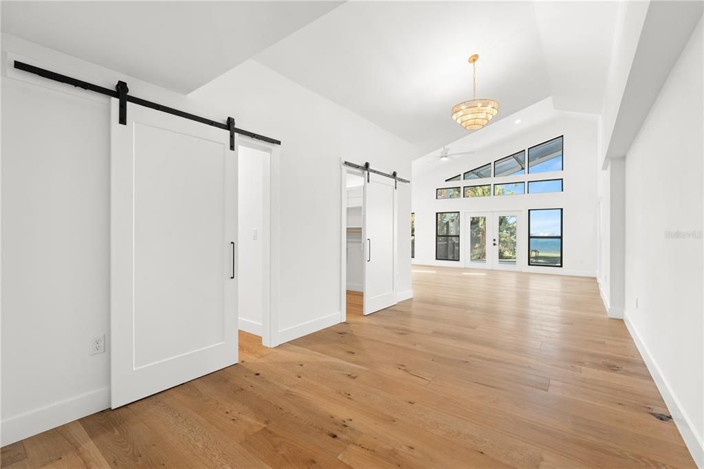 Chandelier, Empty room, Interior, Pendant Lights, Wood Texture Flooring