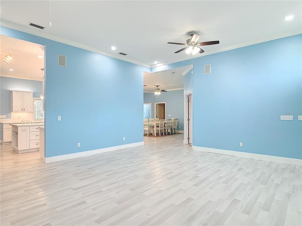 Dining room, Interior, Kitchen, Recessed Lighting, Wood Texture Flooring