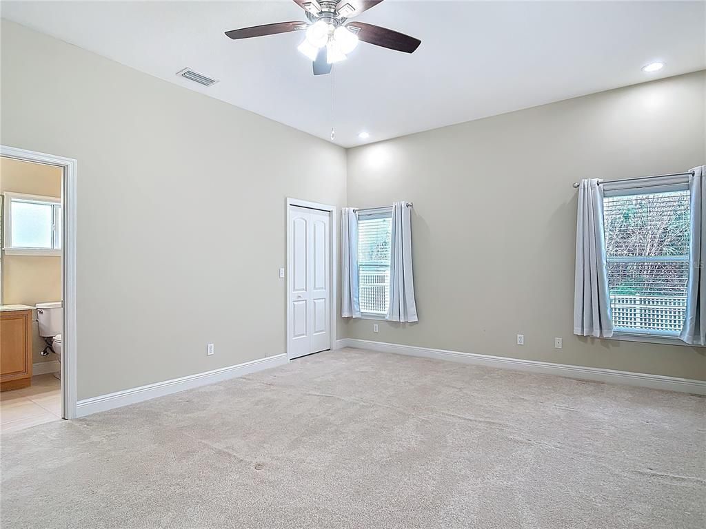 Bathroom, Empty room, Interior, Recessed Lighting