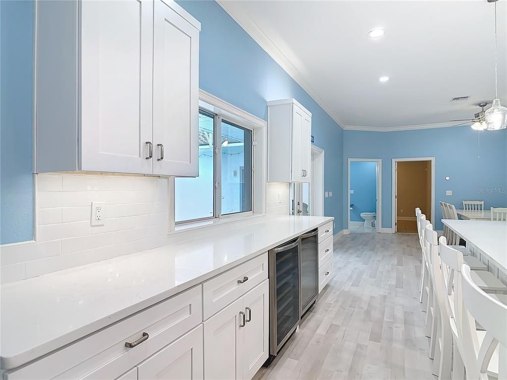Dining room, Interior, Kitchen, Pendant Lights, Recessed Lighting, Wood Texture Flooring